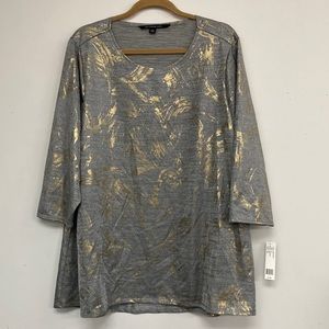 Silver/Gold Women’s Shirt. 3x. Never worn. 3/4 length sleeves.